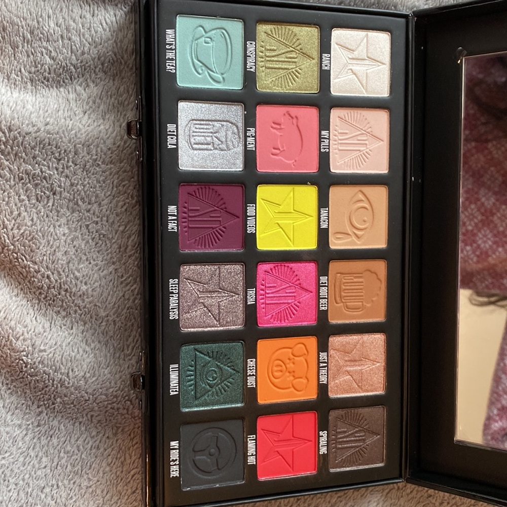 Jeffree Star x Shane Dawson Conspiracy palette